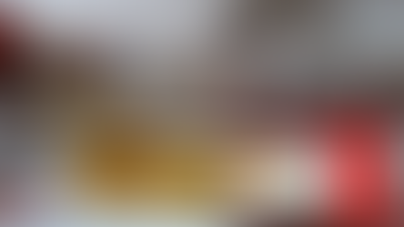 Hazer Amani presenting the final plating of the Paella in the Kepos kitchen.