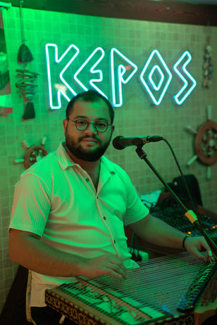 Çayyolu canlı müzik balık restoranı, Kepos Balık Evi kanun ve gitar eşliğinde akşam eğlencesi.