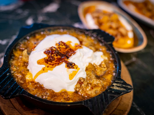 Ankara en iyi ara sıcaklar; tereyağlı karides güveç, kalamar tava ve deniz mahsulleri ara sıcakları.