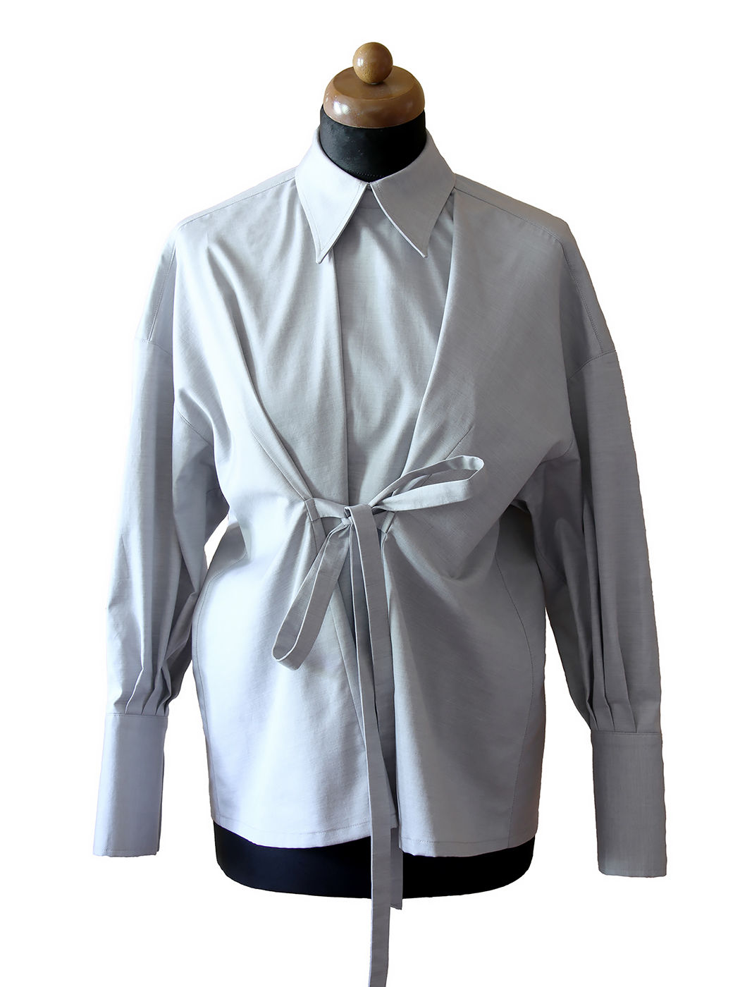 ladies’ shirt with reversed opening in cotton fabric, made in the czech republic