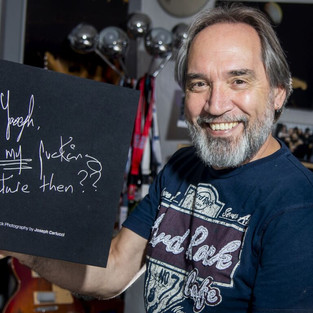 signe-du-photographe-lausannois-joseph-carlucci-un-livre-retrace-45-ans-de-concerts-rock-m