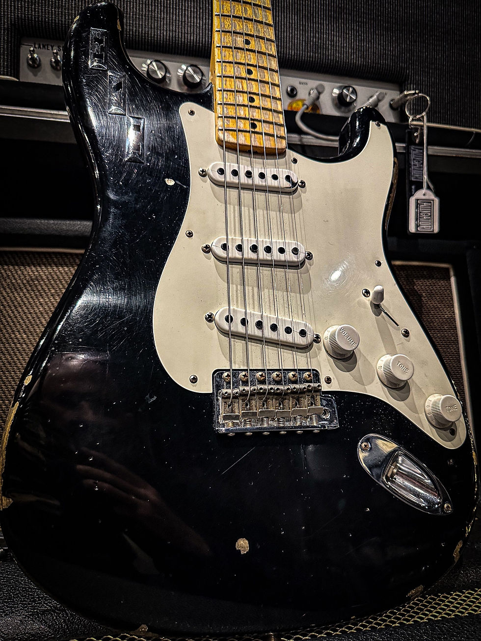 Thumbnail: Fender HAR Stratocaster private collection master build by DENNIS GALUSZKA