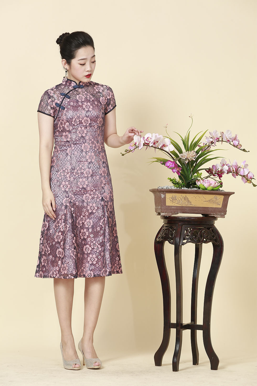 Thumbnail: Pink Sapphire Chantilly Lace Cheongsam Dress