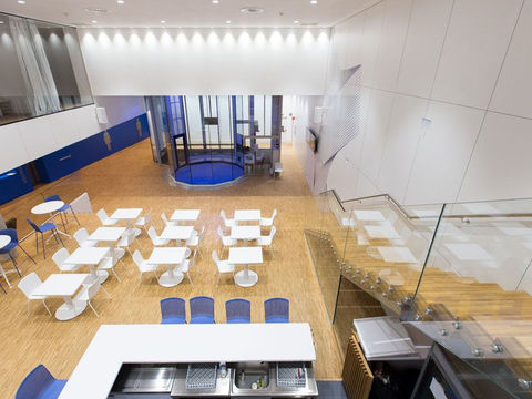 windobona-primer-tunel-de-viento-en-madrid-capital-cafeteria.jpg