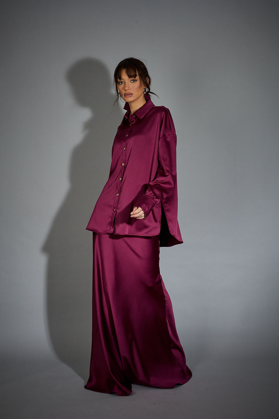 תמונה ממוזערת: דגם Ella סט חצאית חולצה (בורדו)