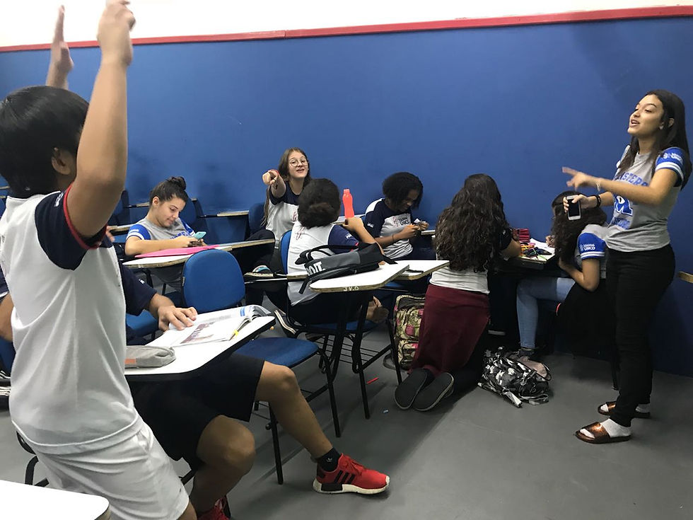 os autores do curta fazendo na produção dos desenhos. Foto: Bruna Sugano