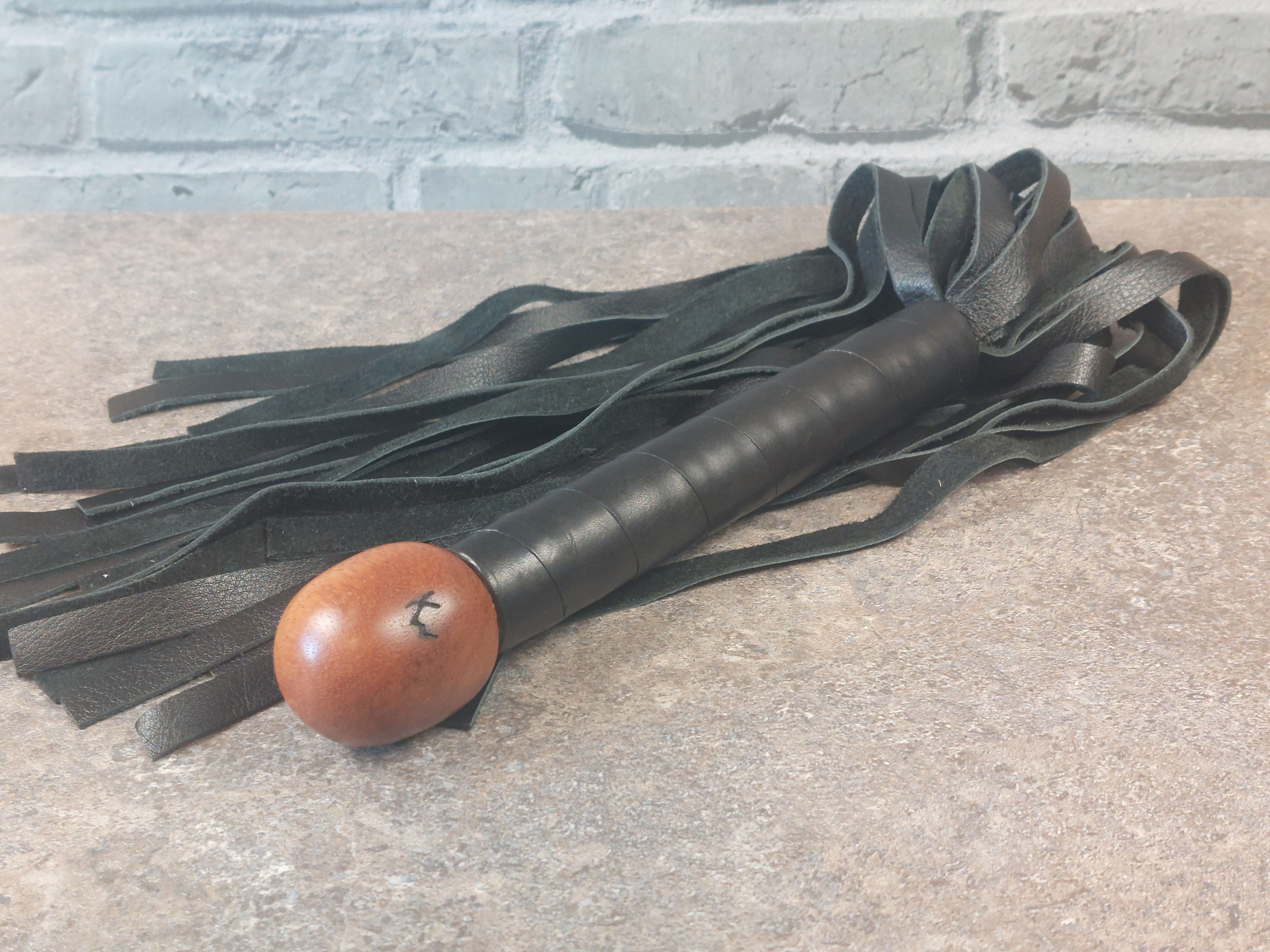Soft Leather Flogger with Sipo Finial