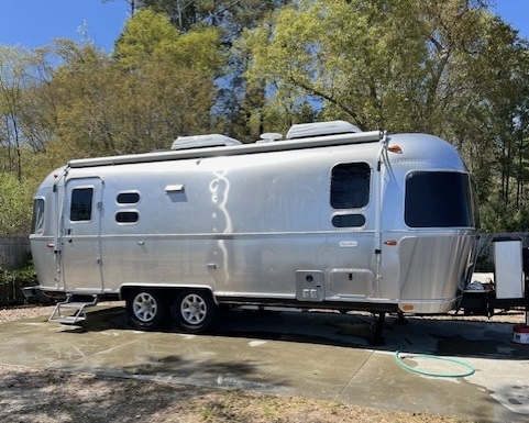 2023 Airstream Flying Cloud 25fb