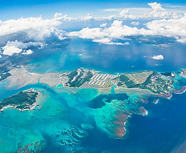 【貸切ボートで離島クルージング】★琉球の島々を巡るクルーズ★
海から見る景色にびっくり！＜写真撮影・ボートチャーター代無料＞