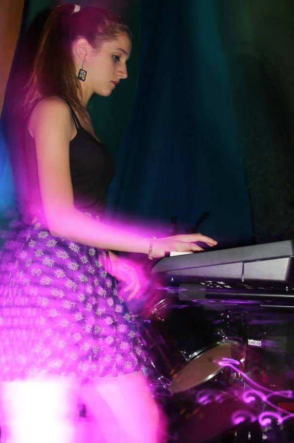 1503875_380102035459485_1805840324_n