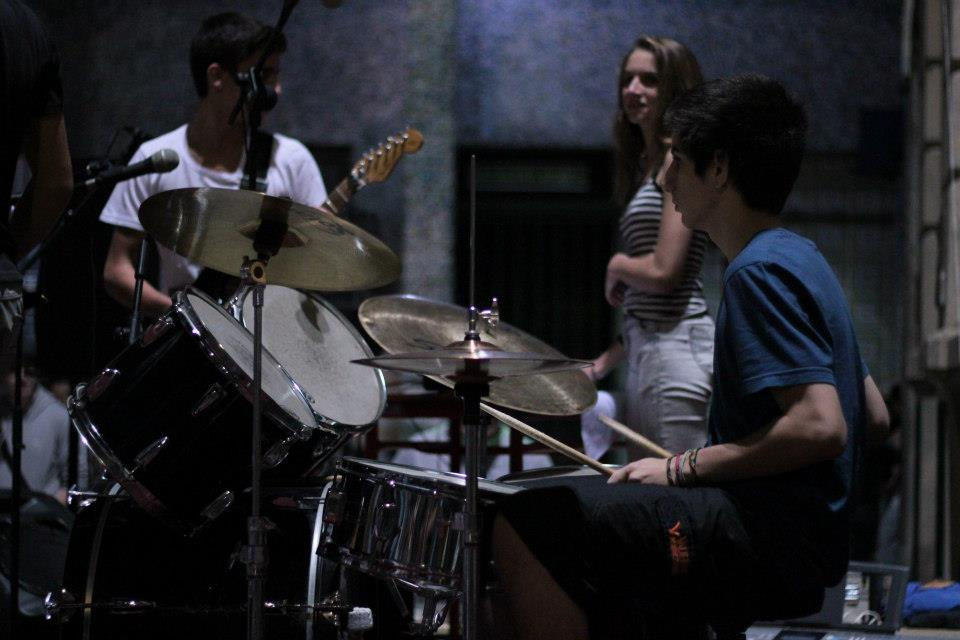 305963_4702792883943_1320699563_n