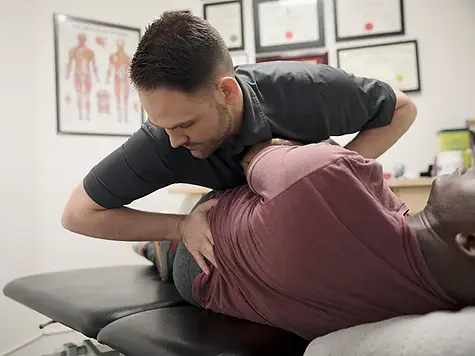 Chiropractor_Back_Male-732x549-Thumbnail-732x549.jpg