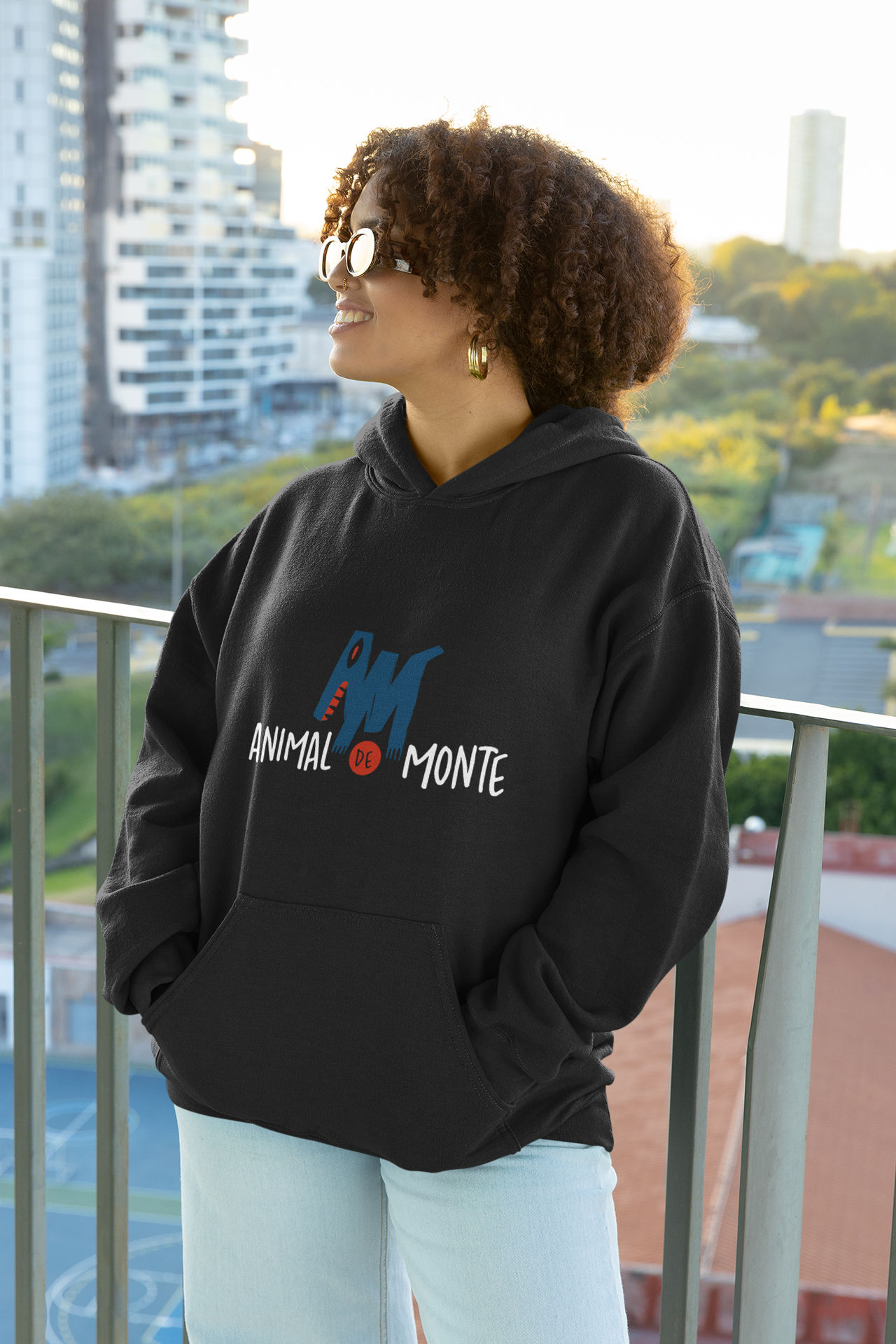 Chompa Negra Logo Original Colores - Animal de Monte - Medellín