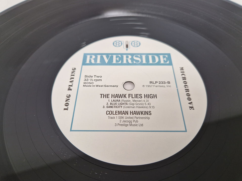 Thumbnail: Coleman Hawkins – The Hawk Flies High