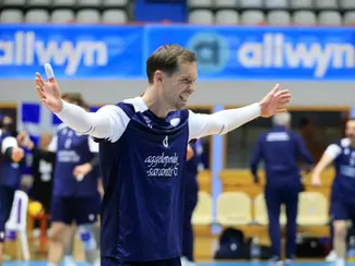 Βόλεϊ Ανδρών: Επική ανατροπή και όνειρο τελικού – ο Φλοίσβος σήκωσε το Παλαιό Φάληρο στο πόδι