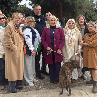 Πλήθος κόσμου στην Ημέρα Υιοθεσίας στο Φλοίσβο – Συγκινητική ανταπόκριση για τα αδέσποτα
