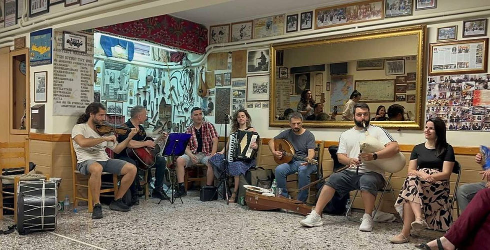 Η Ένωση Κρητών Νέας Σμύρνης έκλεισε τη μουσικοχορευτική χρονιά με δύο παραδοσιακές βεγγέρες