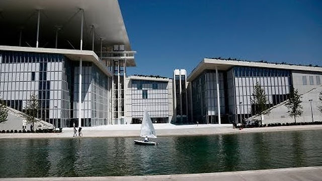 Πριν το ΚΠΙΣΝ: Η άγνωστη ιστορία του Ιπποδρόμου στο Φαληρικό Δέλτα