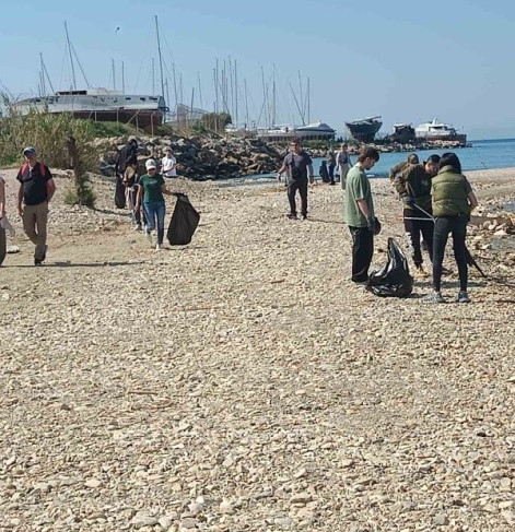 Παραλίες Μπάτη και Έδεμ πιο καθαρές μετά από κοινή δράση Δήμου και Πρεσβείας Καζακστάν
