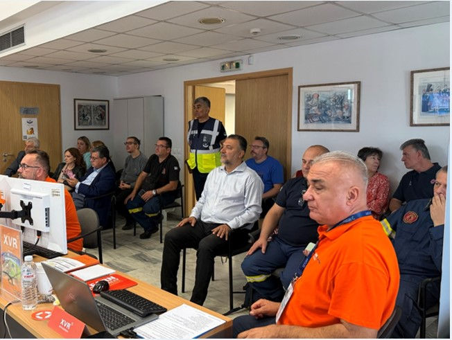Με προσομοιώσεις σεισμού εκπαιδεύτηκαν 80 εκπαιδευτικοί στο Παλαιό Φάληρο