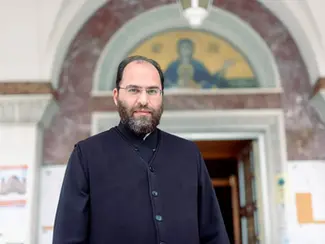Π. Ιωσήφ Ταγαράκης, ο ιερέας που διδάσκει Φυσική Αγωγή στο Παλαιό Φάληρο