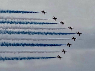 Πλήθος κόσμου στον Φλοίσβο για το airshow της Πολεμικής Αεροπορίας