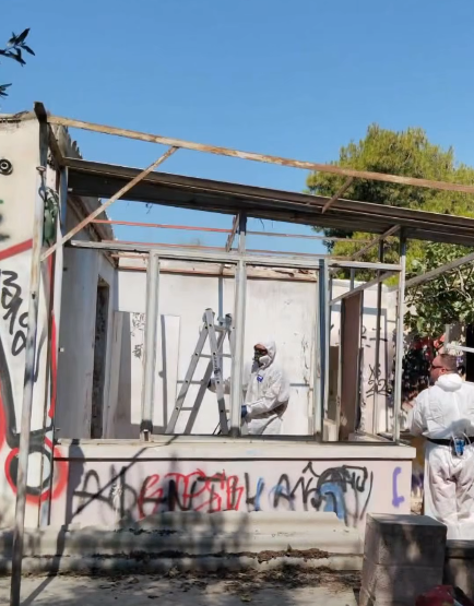 Συνεχίζονται οι κατεδαφίσεις αυθαιρέτων στο ρέμα της Πικροδάφνης στο Παλαιό Φάληρο (video)