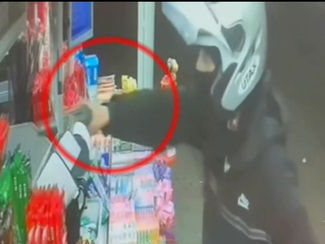 Βίντεο-ντοκουμέντο από τη δράση ανηλίκων που λήστευαν περίπτερα στα Νότια Προάστια – Κλεμμένο δίκυκλο από το Παλαιό Φάληρο