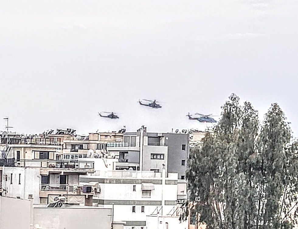 Πλήθος κόσμου στον Φλοίσβο για το airshow της Πολεμικής Αεροπορίας