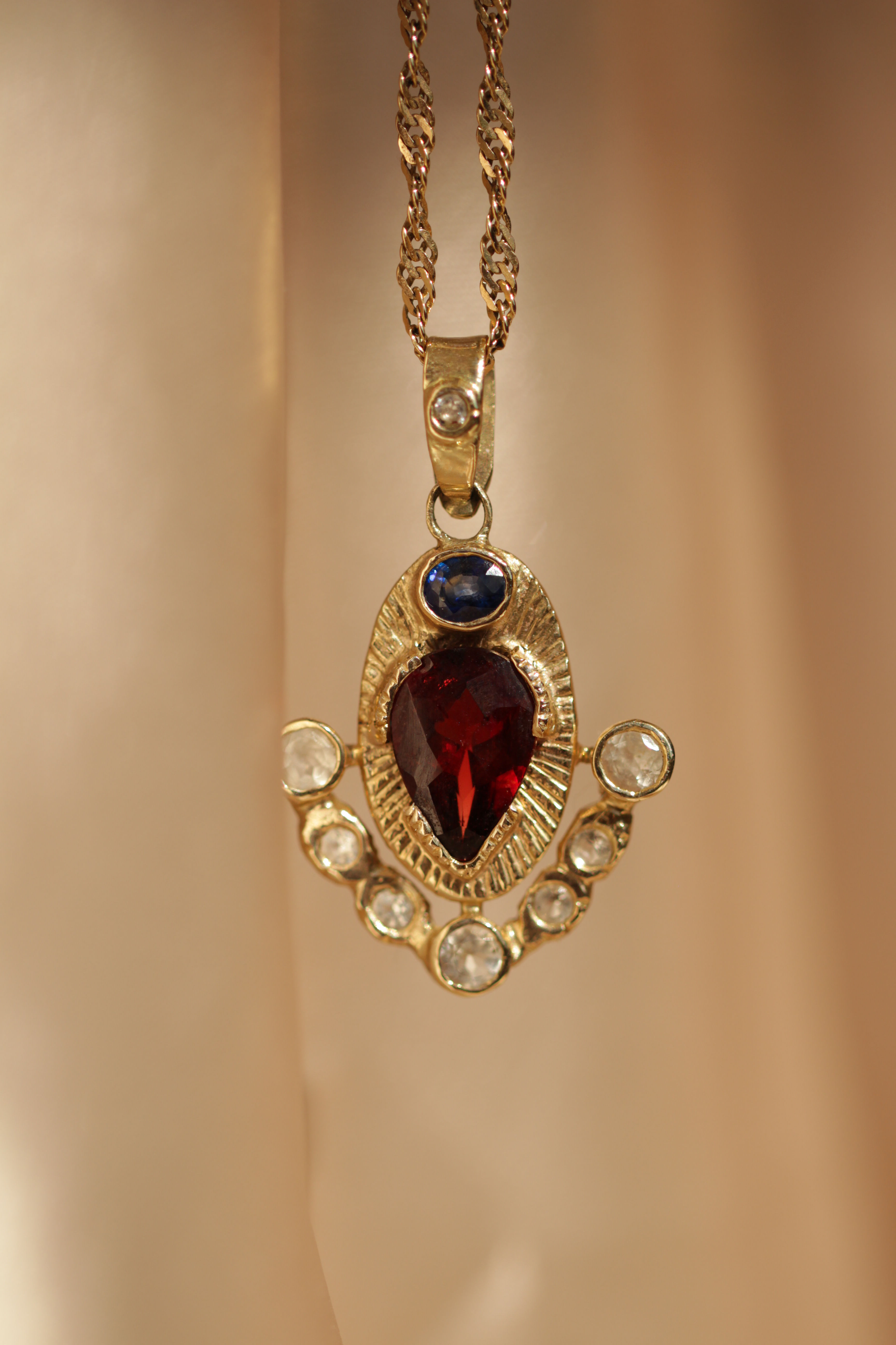 Éloise-Rose Medallion