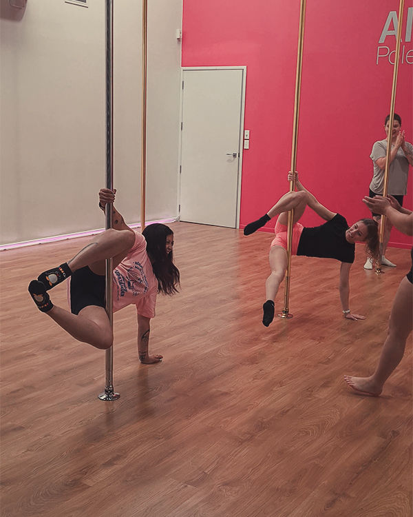 beginner pole fitness classes