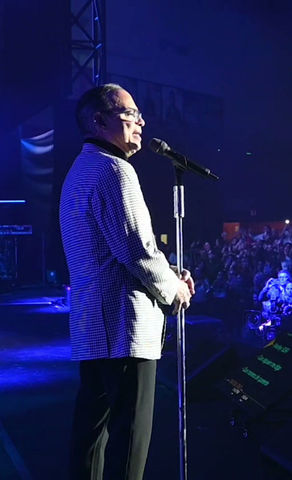 Gilberto Santa Rosa celebra su último concierto del 2025 en Costa Rica rodeado del cariño del público