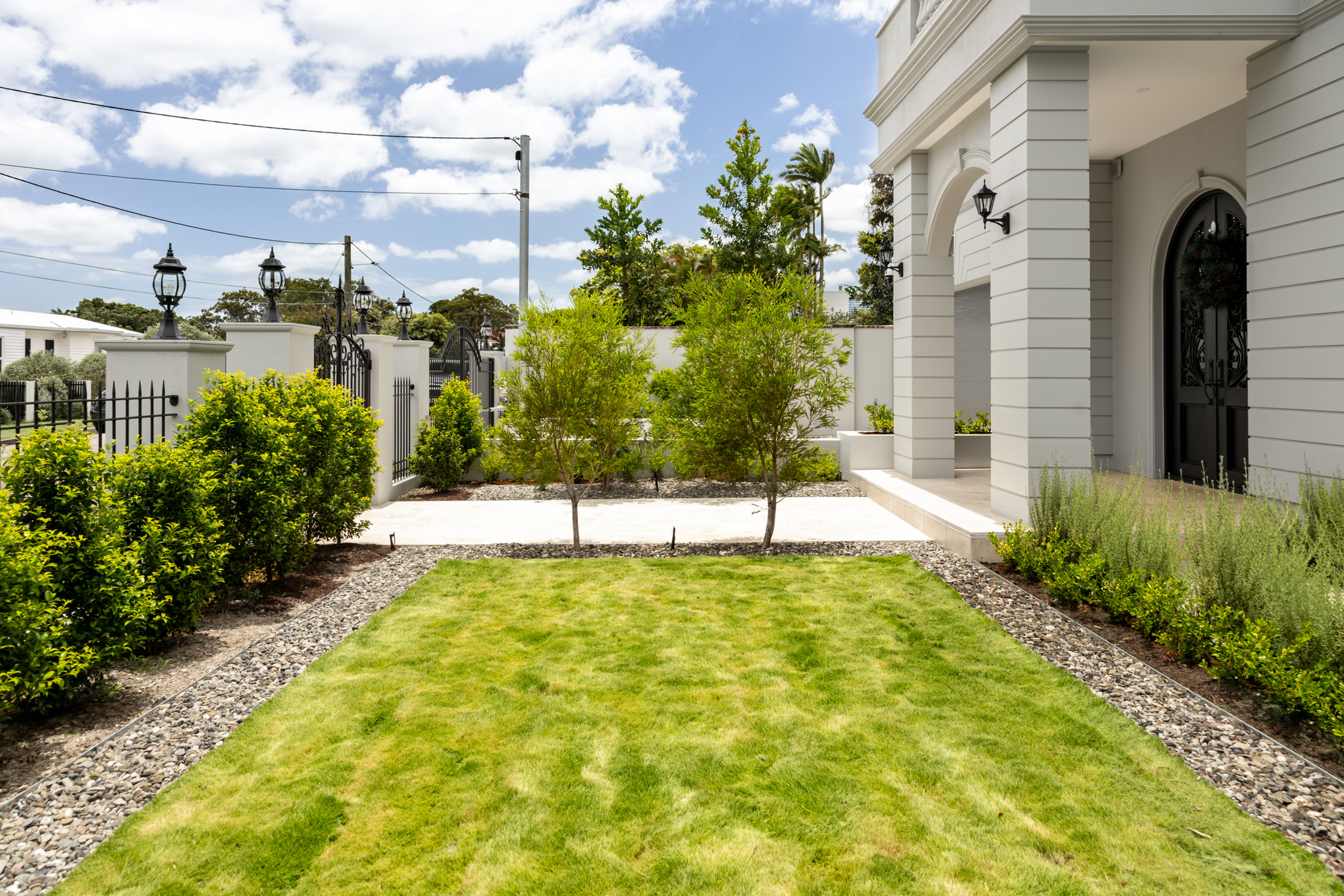 Intermark Landscape HOLLAND PARK | Landscape Installation | Signature Scapes
