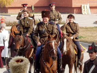 Казаки отметили годовщину вхождения Крыма в состав России Митингом
