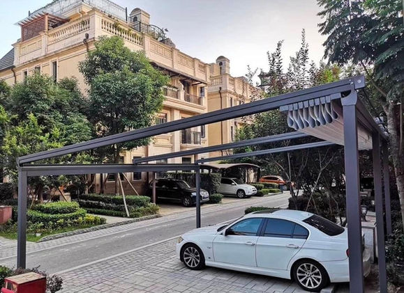 Retractable roofing