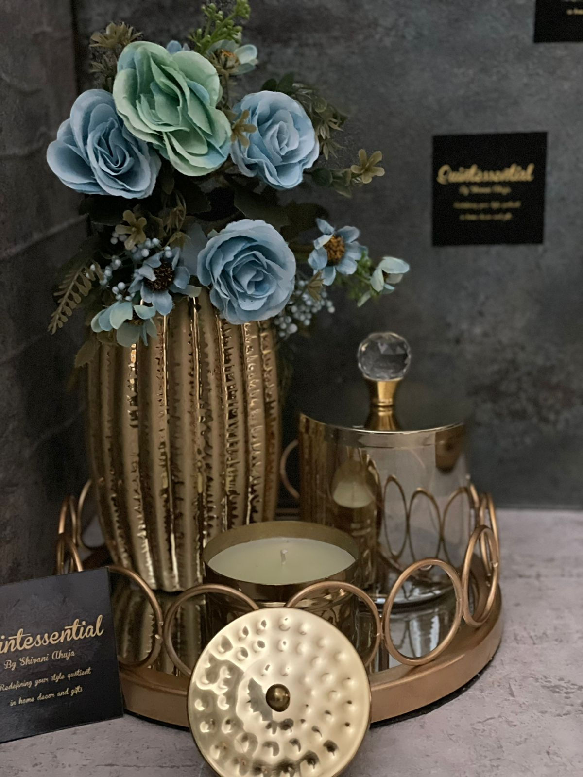 The Elegant Compact Gift