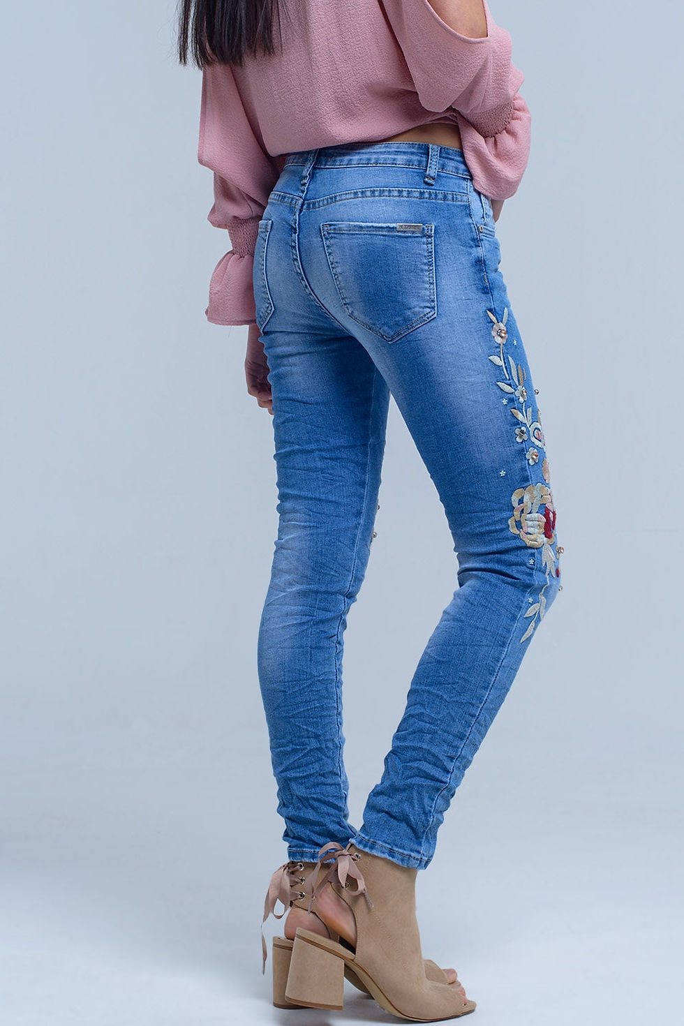 Thumbnail: Jeans With Floral Embroidery