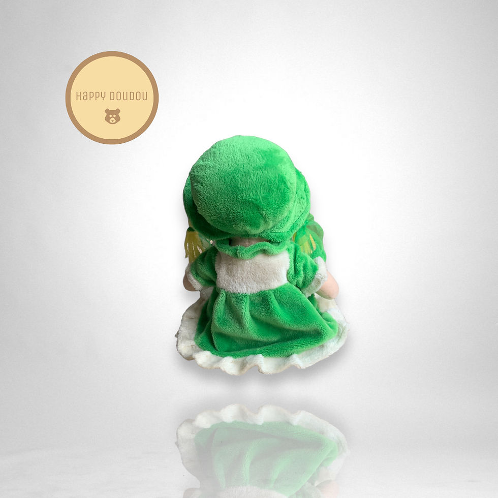 Miniature : Poupée blonde robe verte irlande Zaks