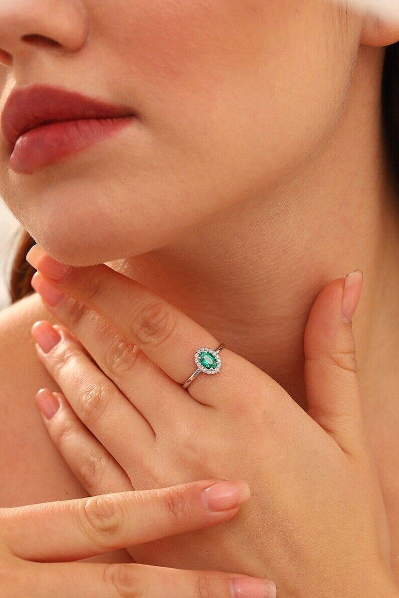 Thumbnail: 10K White Gold Natural Emerald and Diamonds Ring