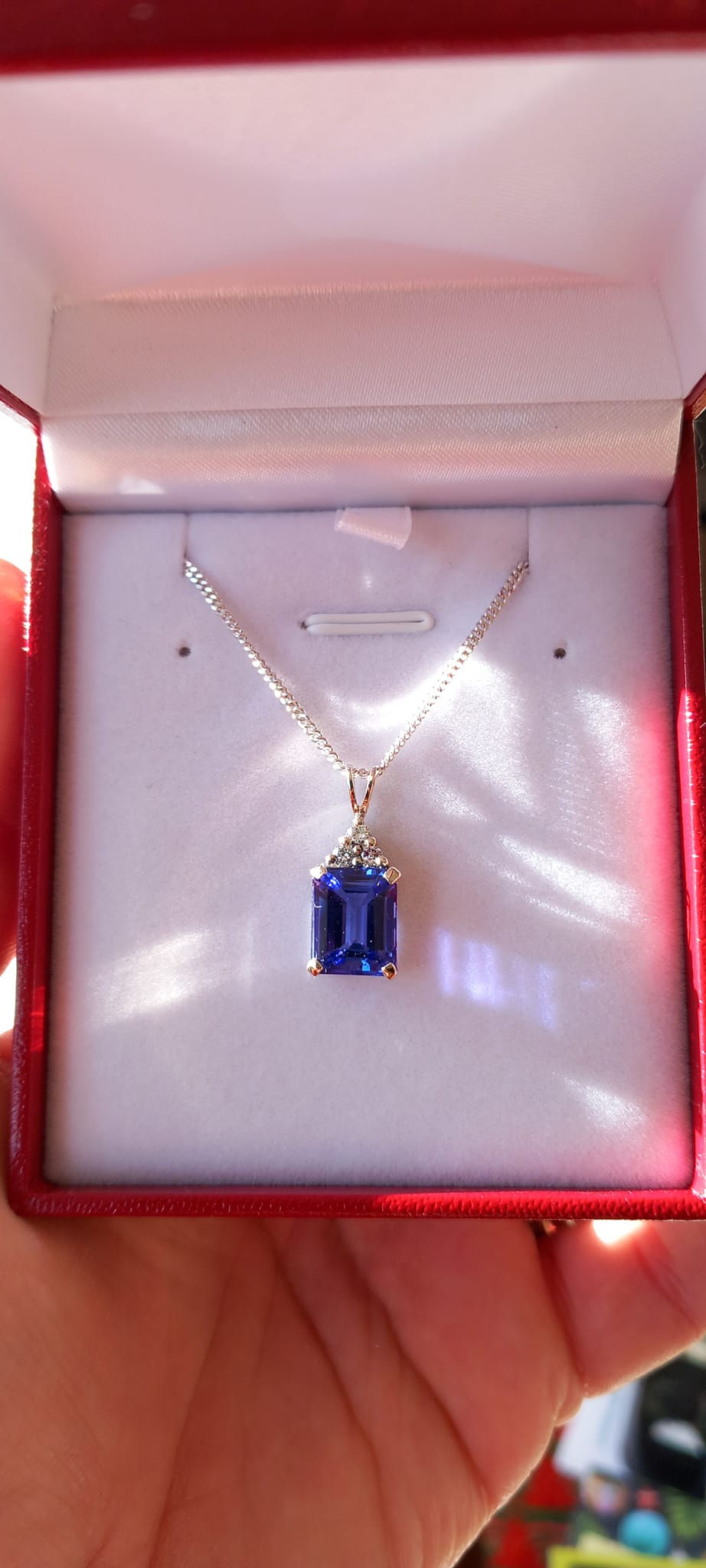 Thumbnail: Tanzanite pendant