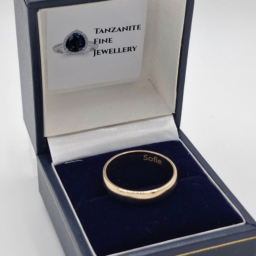 Thumbnail: 9k Yellow Gold Court Ring with Engraving