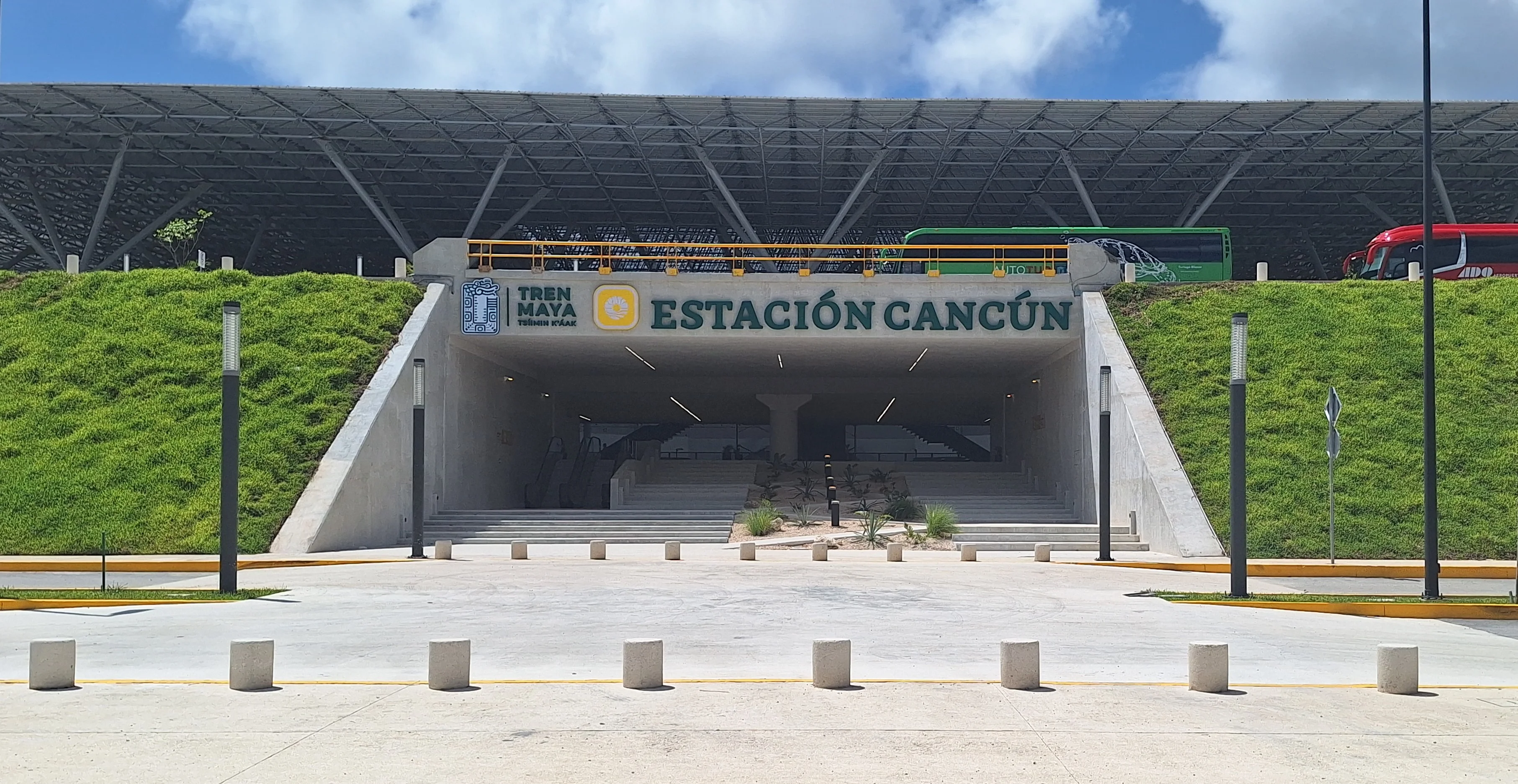 Entrada a la estación Cancun