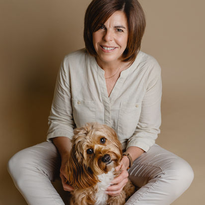 Marion Liese mit Therapiebegleithündin Frieda