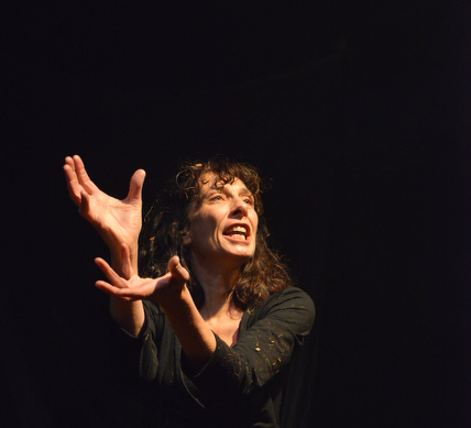 Spectacle "Le gars" - Un texte de Marina Tsvetaeva, par la compagnie La Terre qui penche- La Rochelle- Comédienne Marie-Claire Vilard 