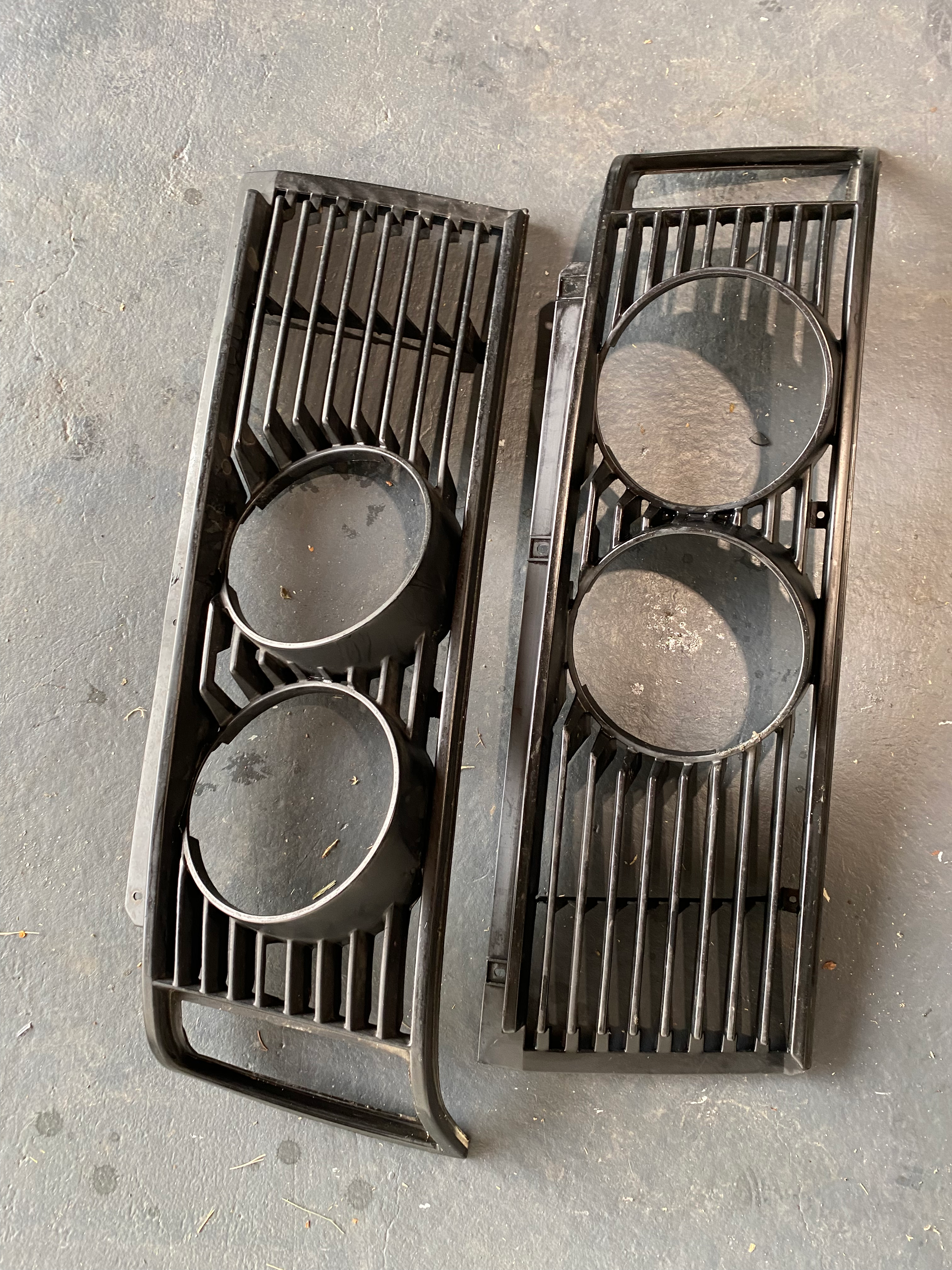 BMW E21 Frontgrill Scheinwerfer Grill Paar Set Doppelscheinwerfer