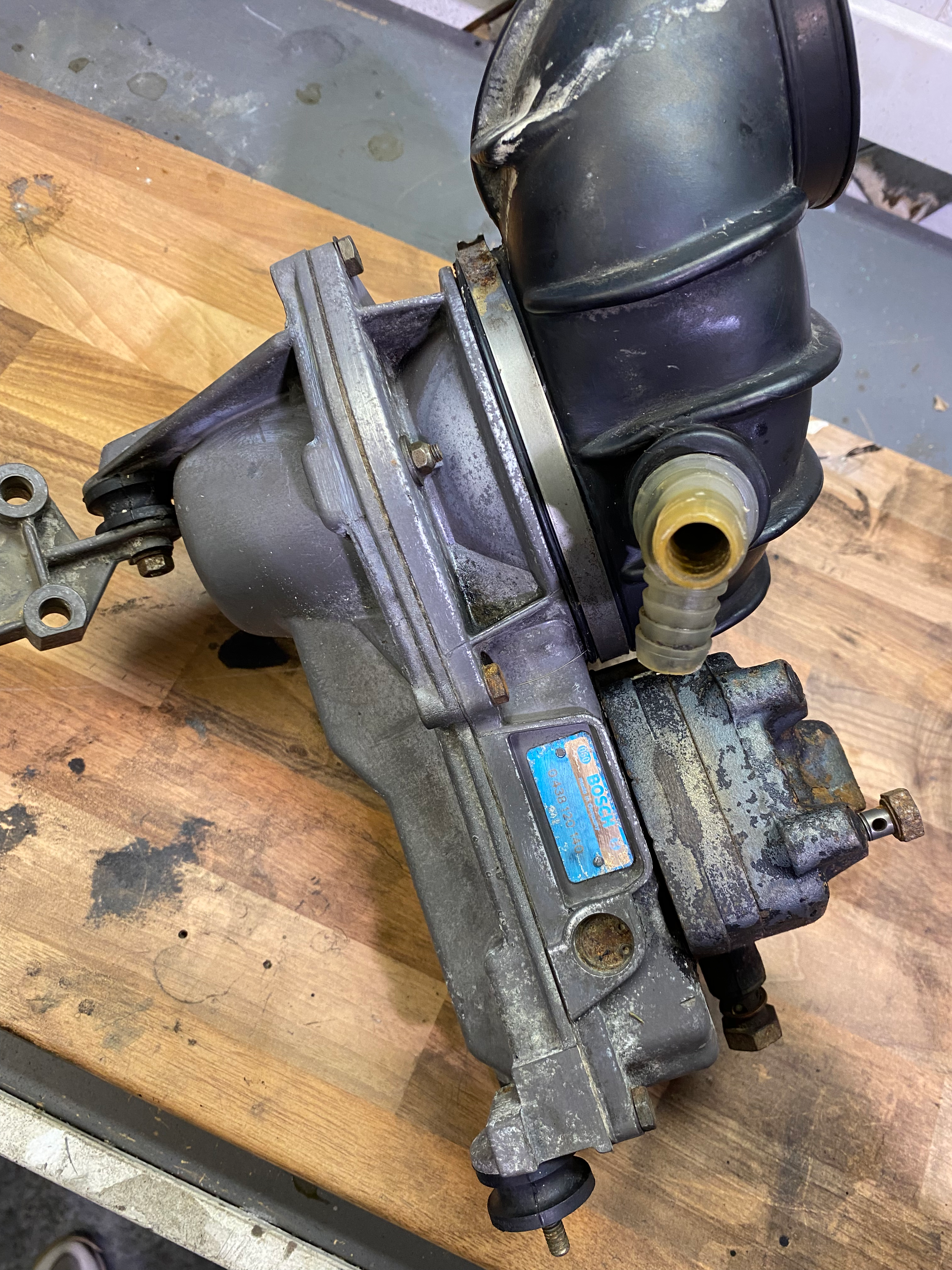 BMW Mengenteiler E21 318i 79-82 E30 318i 82-87 E28 518i 81-84