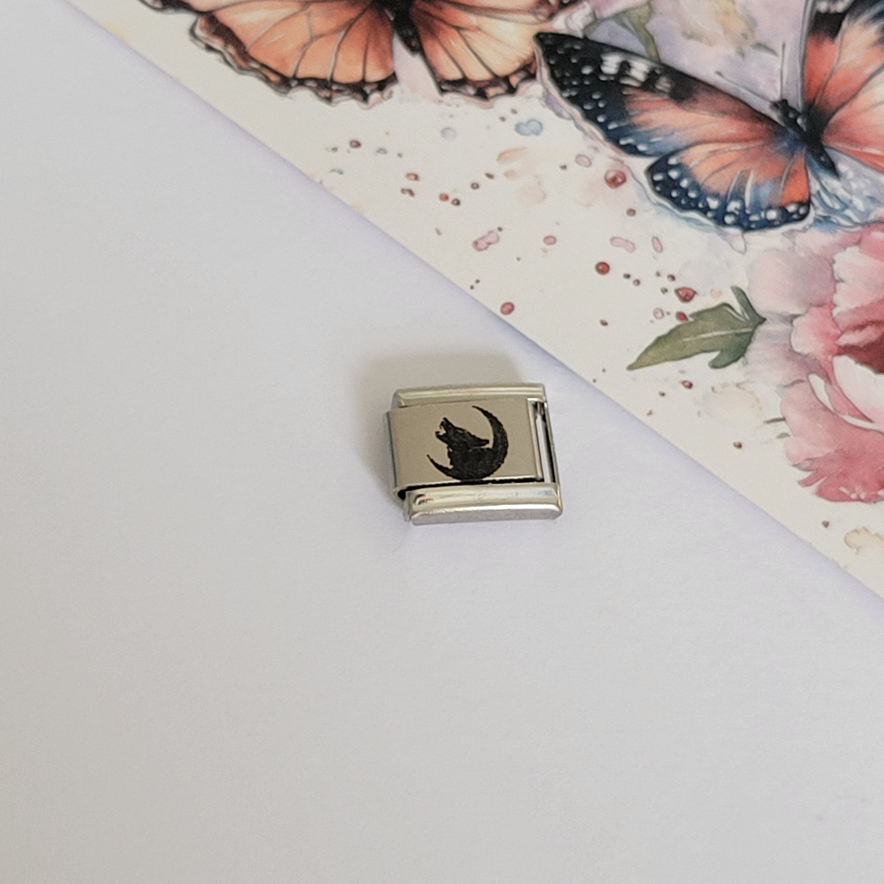 Wolf & Moon - Nomination Style Charm