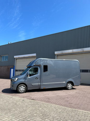 Renault Master (2023) Byron Blue