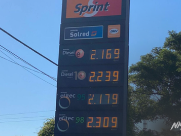 ¿Por qué pago más al repostar si tengo el descuento del Gobierno y el petróleo está bajando?