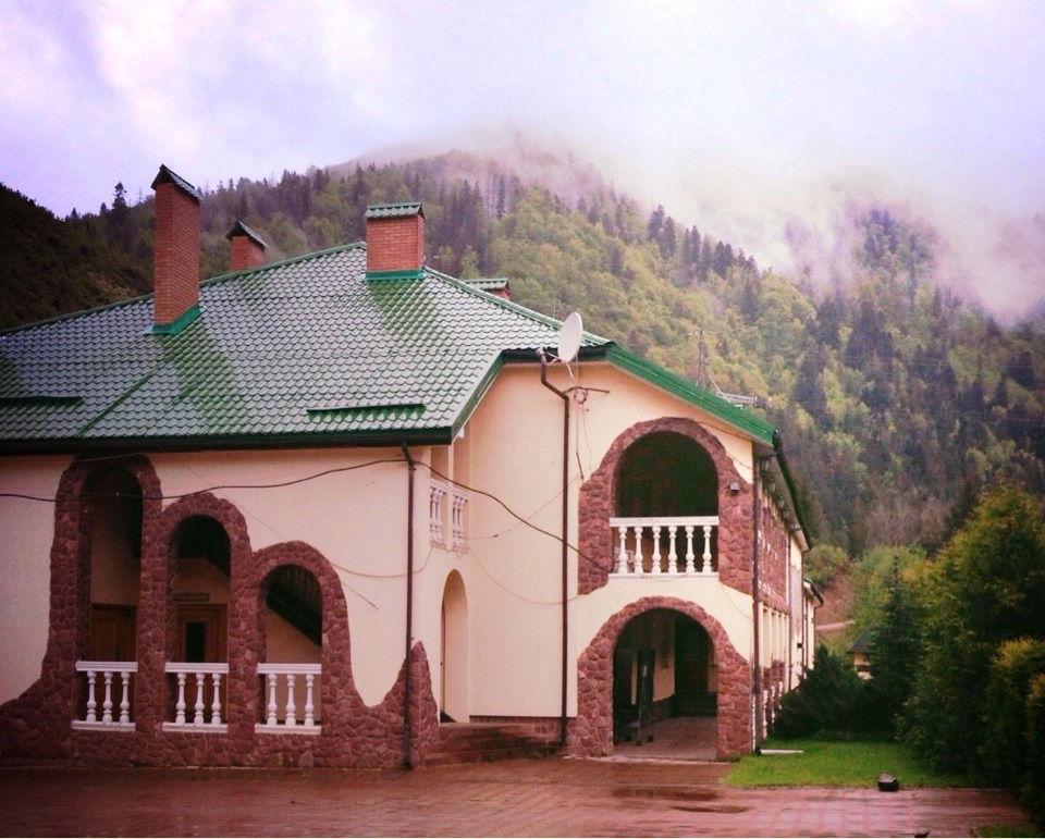 Корпус проживания лагеря в Карпатах